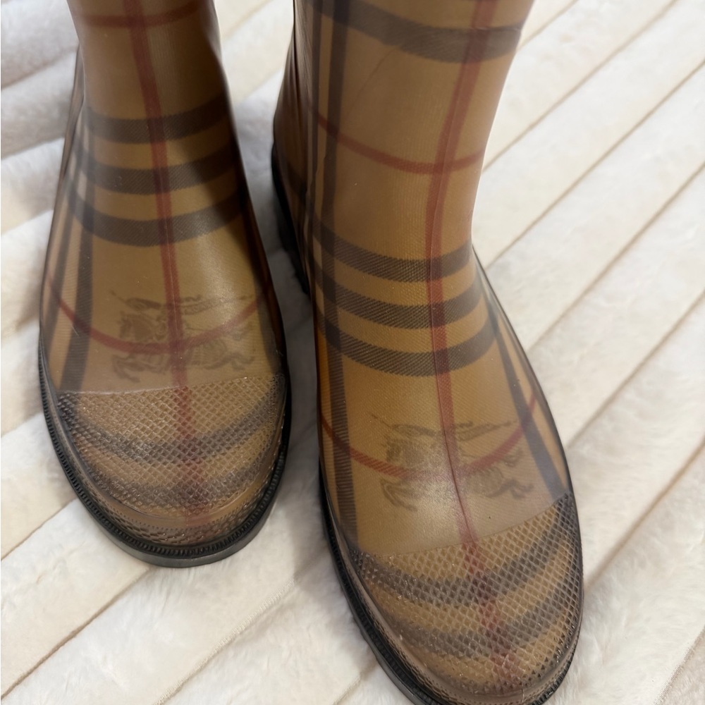 Burberry Checkered Boots in Tan and Black - Picture 4 of 9